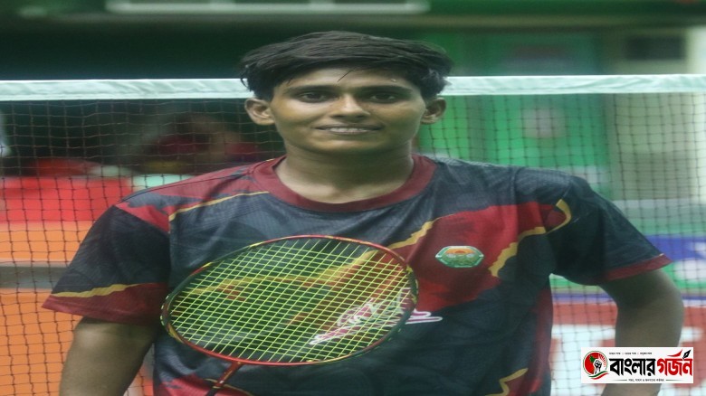 জেলে-কন্যা লিকার হাতে জাতীয় ব্যাডমিন্টনের শিরোপা, কাঁদলেন মা-মেয়ে